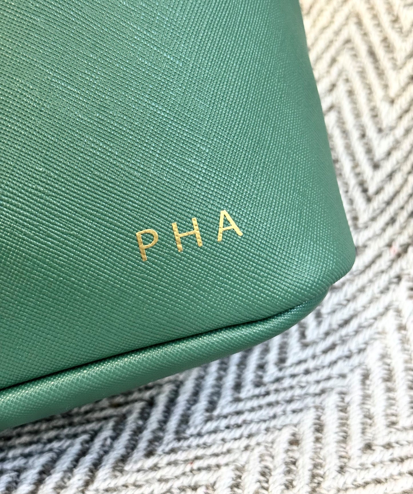 Boutique open flat accessory case